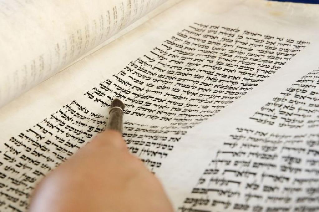 dịch thuật tiếng hebrew bản địa hóa