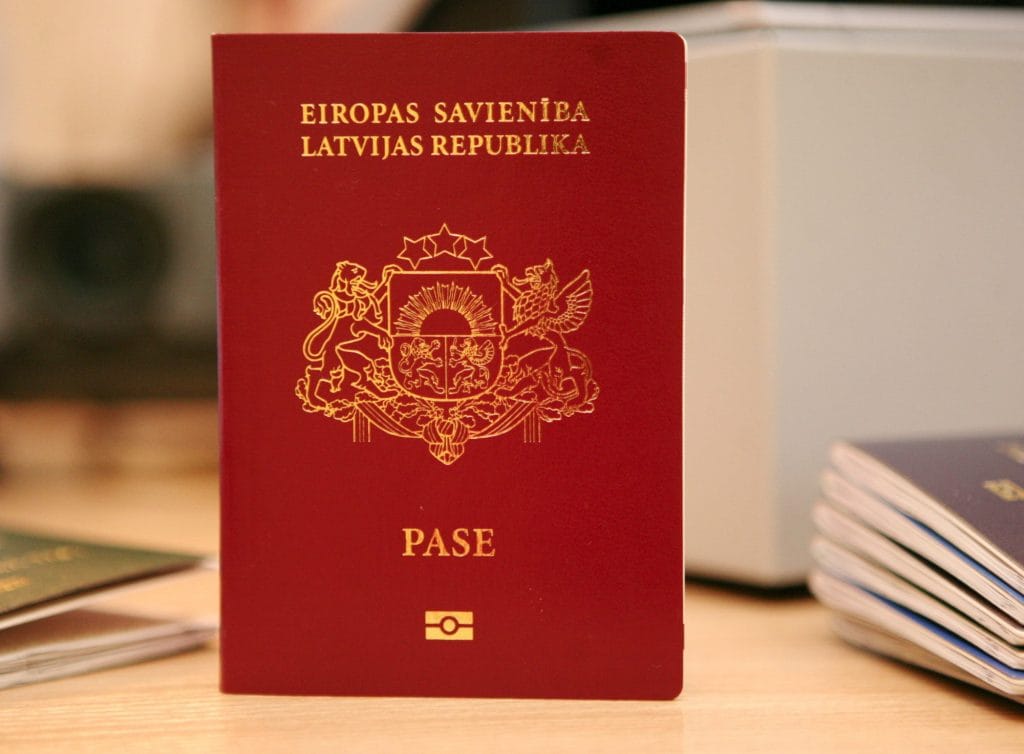 dịch thuật tiếng latvia và công chứng