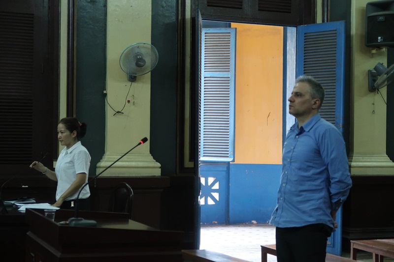 tham gia phiên dịch tòa án